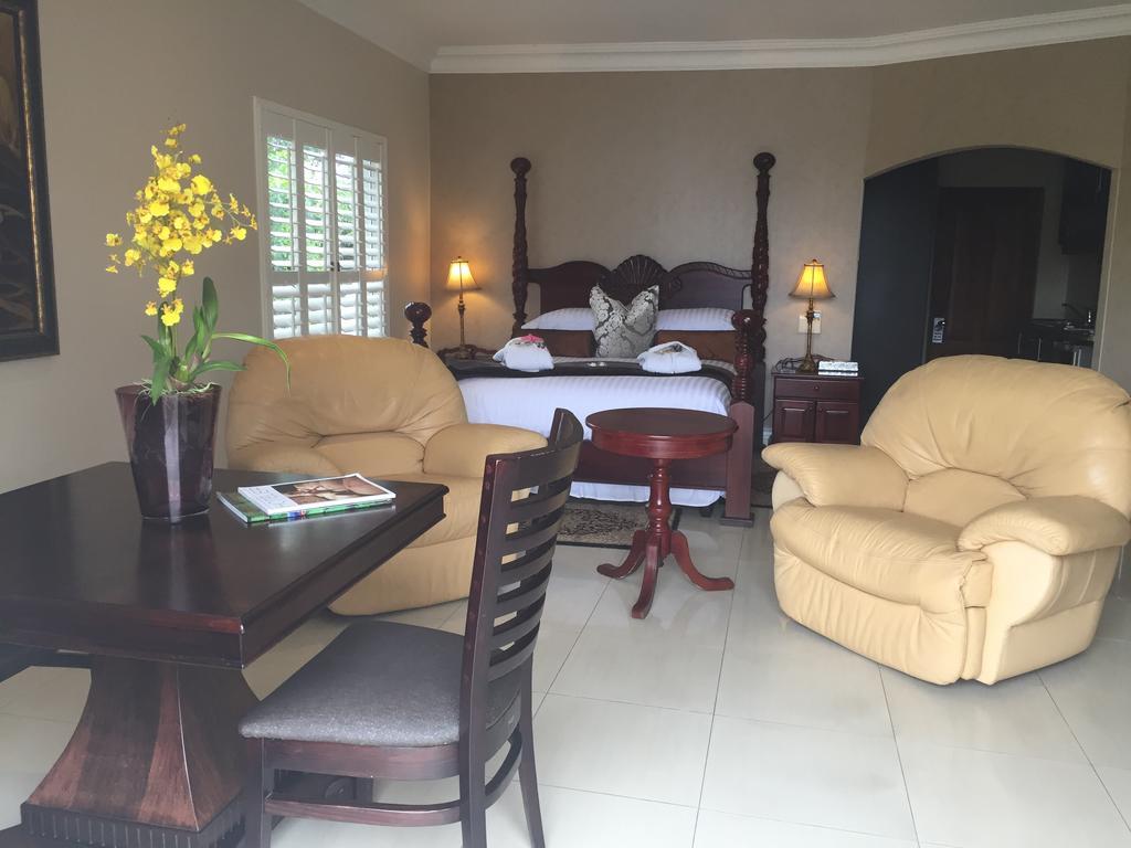 Luxury Beach Apartments Amanzimtoti Extérieur photo